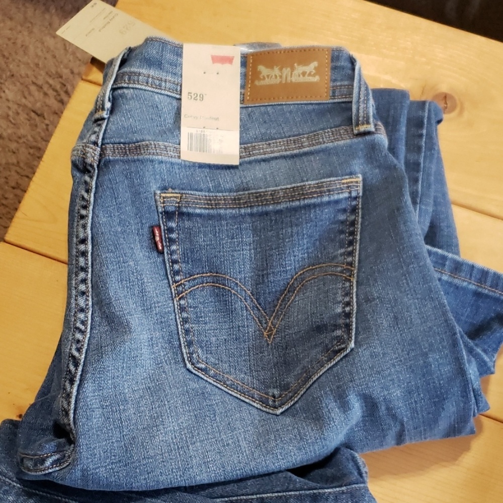 Levis
